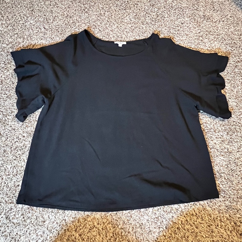 Umgee‎ USA Black Ruffle Sleeve Blouse Round Neck Relaxed Fit Top Womens Medium